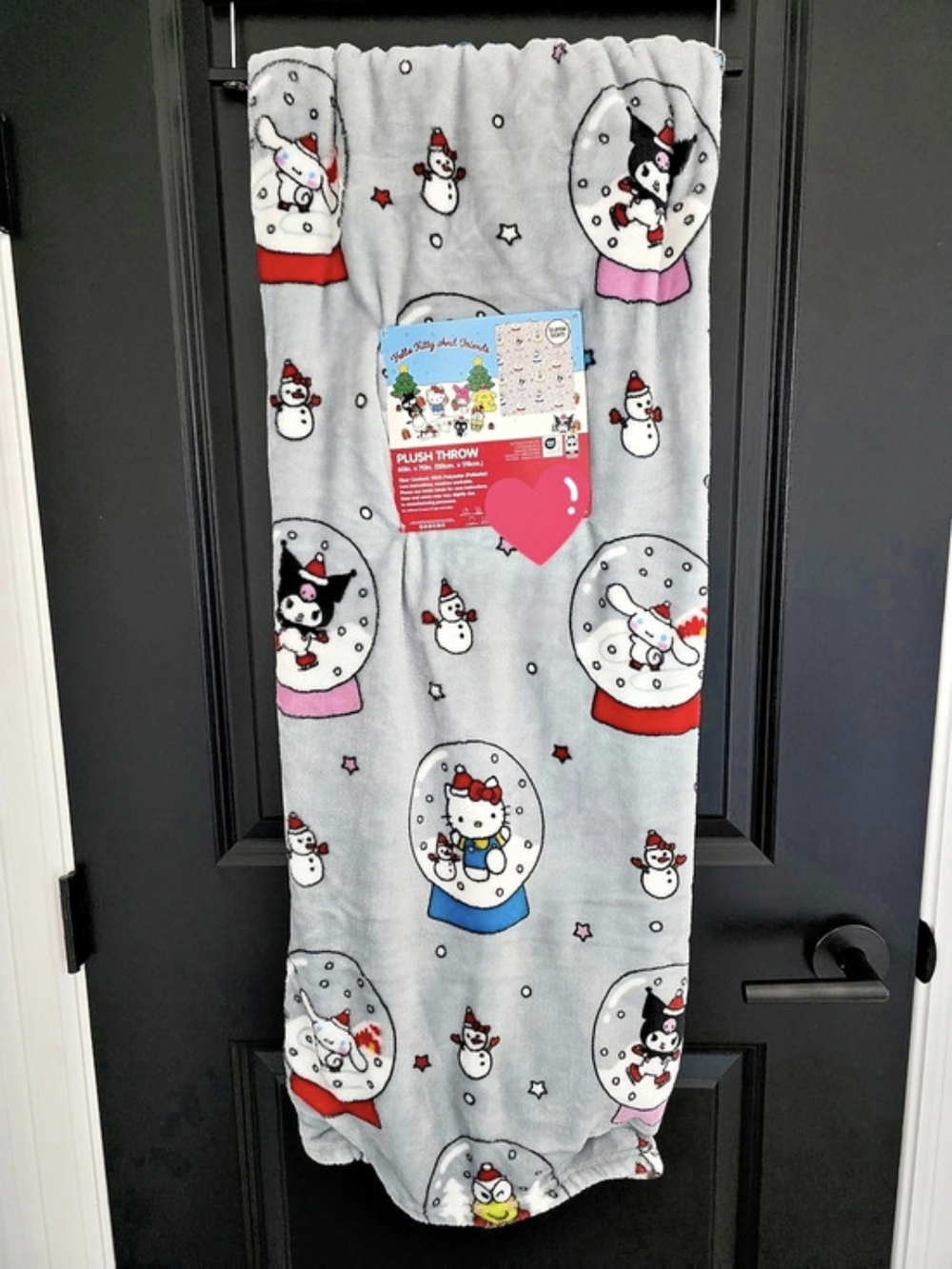 NWT Hello Kitty Christmas Snow Globes Throw